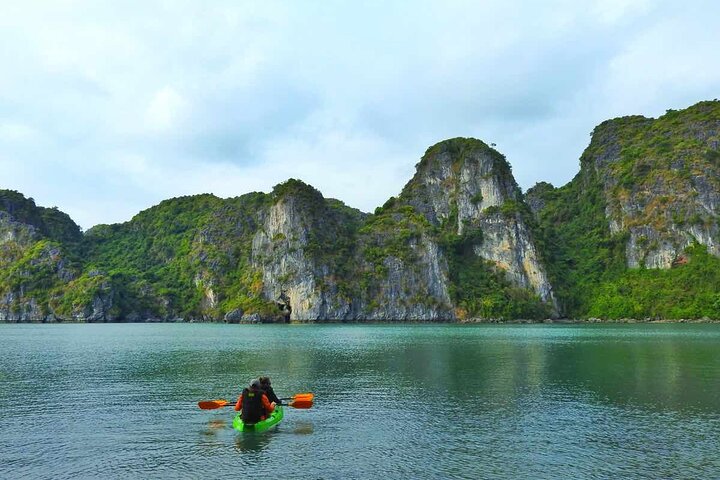 kayaking in Balong Bay