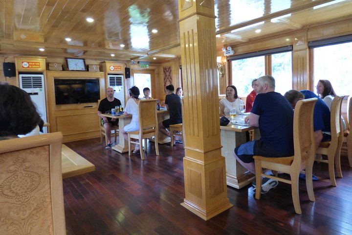 cruise's restaurant
