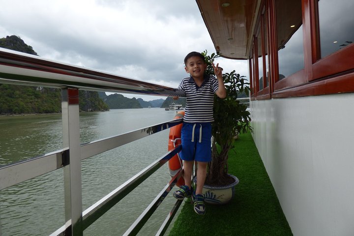 on side of cruise