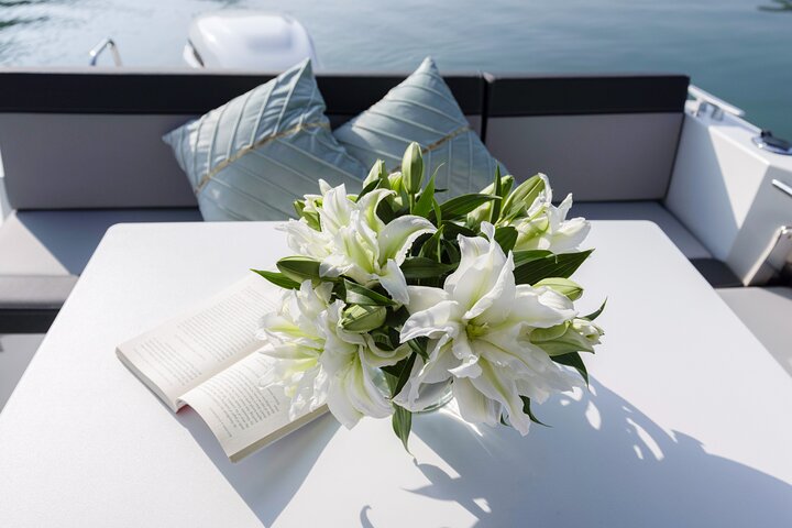Private Yacht Experience at Halong Bay: Sunset, Kayaking,Swimming