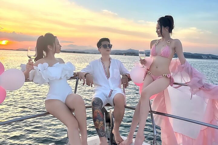 Halong Bay - Sunset Tour, Luxury Private Yacht From Tuan