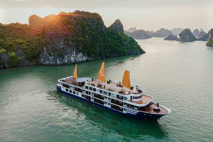 Halong & Lan Ha Bay Luxury 2D1N – Erina 5 Star Cruise with Balcony