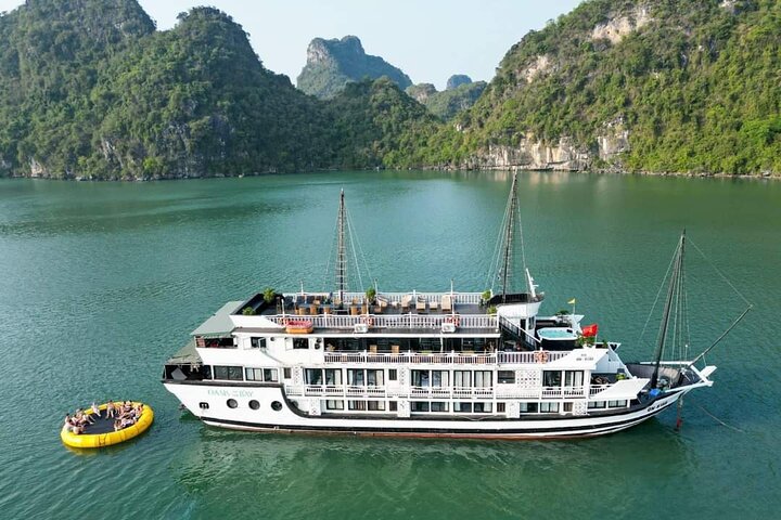 Halong Party Cruise & Seaview Bungalow 3 Days from Hanoi