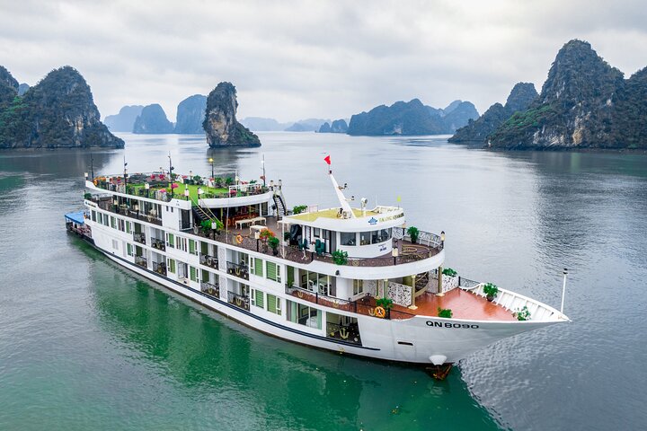 Halong Aquamarine Cruise Luxury Halong 2 Days Tour from Hanoi