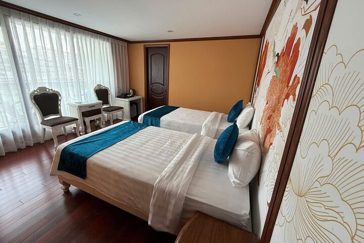 Halong Aquamarine Cruise Luxury 2 Days 1 Night Tour from Hanoi