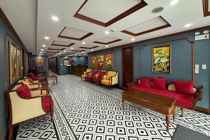 Halong Aquamarine Cruise Luxury 2 Days 1 Night Tour from Hanoi