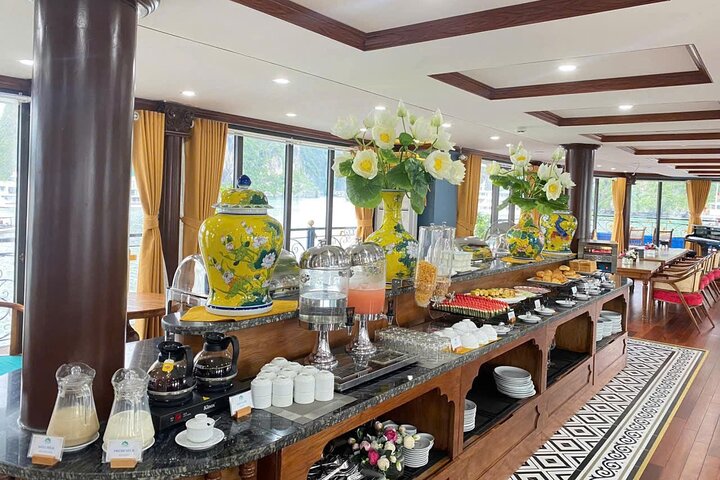 Halong Aquamarine Cruise Luxury 2 Days 1 Night Tour from Hanoi