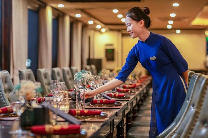 Hanoi: 2-Day Halong Bay on Hermes Luxury Cruise with Balcony