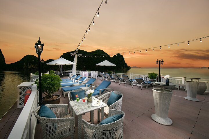 Hanoi: 2-Day Halong Bay on Hermes Luxury Cruise with Balcony