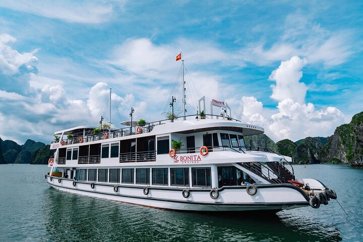 Hanoi: 2-Day Luxury Bonita Cruise to Lan Ha Bay & Cat Ba Island
