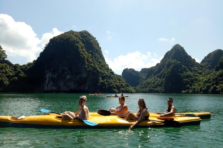 Hanoi: 2-Day Luxury Bonita Cruise to Lan Ha Bay & Cat Ba Island