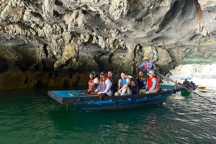 Hanoi: 5-Star Luxury Ha Long Bay Day Cruise, Lunch & Limousine
