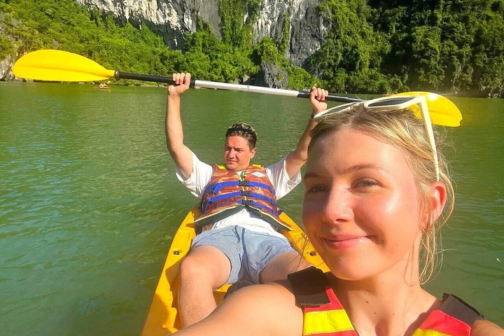 Hanoi: 5-Star Luxury Ha Long Bay Day Cruise, Lunch & Limousine