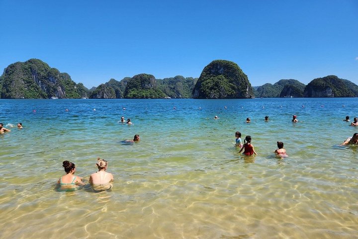 Hanoi: Aime’e 5-Star Cruise 2-Day Luxury Ha Long Bay Journey