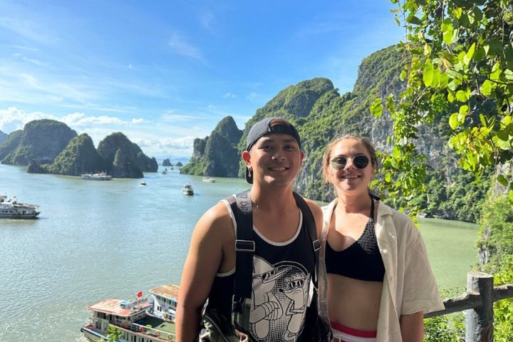 Hanoi: Aime’e 5-Star Cruise 2-Day Luxury Ha Long Bay Journey