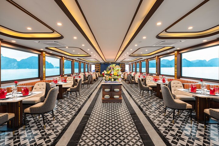 Hanoi: Luxury Halong Bay 5-Star Cruise with Buffet & Kayaking