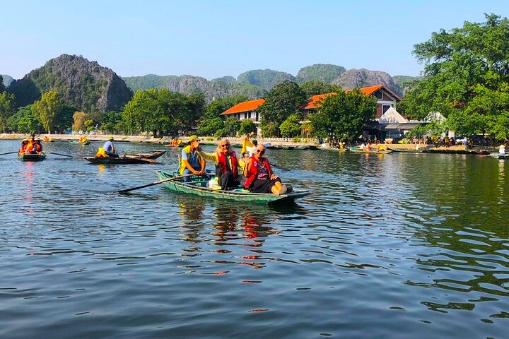 Hanoi: Luxury Private Tour Mua Caves,Local Family, Tam Coc,Hoa Lu