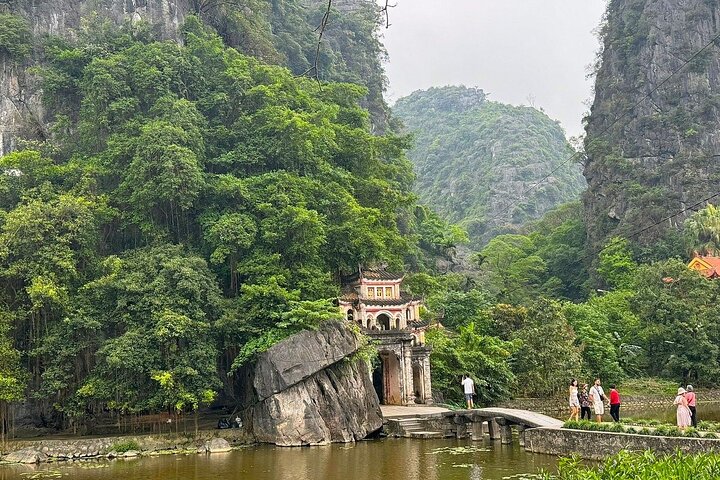 Hanoi: Ninh Binh Wonders Hoa Lu, Mua Cave, Tam Coc & Bich Dong