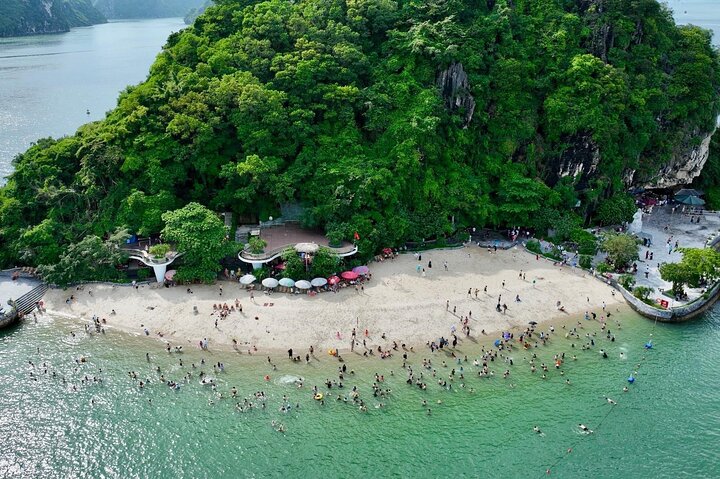 Hanoi to Halong Bay: 2-Day Royal Palace Cruise with Cave,Island