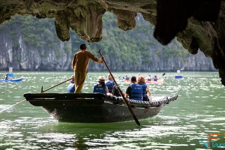 Halong Bay Day Cruise: Discover Thien Cung Cave, Kayaking & Lunch