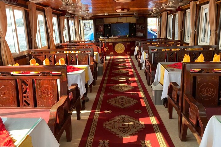 Halong Bay Day Cruise: Discover Thien Cung Cave, Kayaking & Lunch