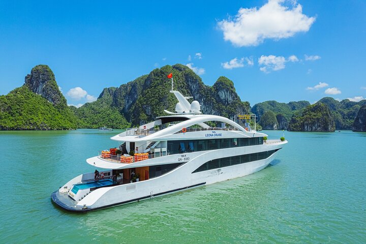 Hanoi to Halong Bay: Leona 5-Star Luxury Cruise with Tasty Lunch