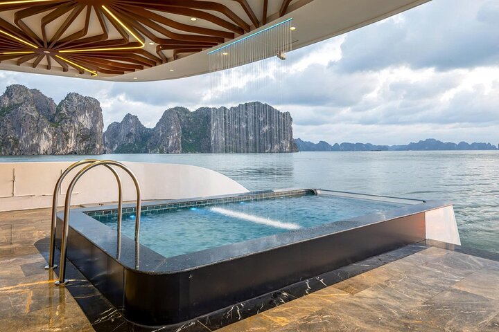Hanoi to Halong Bay: Leona 5-Star Luxury Cruise with Tasty Lunch