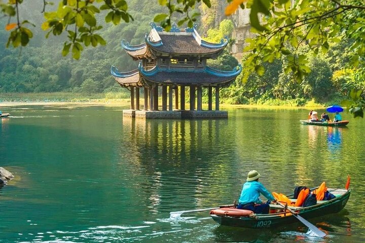 Hanoi to Ninh Binh: Deluxe Tour Bai Dinh, Trang An & Mua Caves