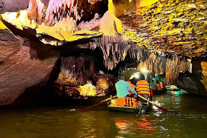 Hanoi to Ninh Binh: Deluxe Tour Bai Dinh, Trang An & Mua Caves