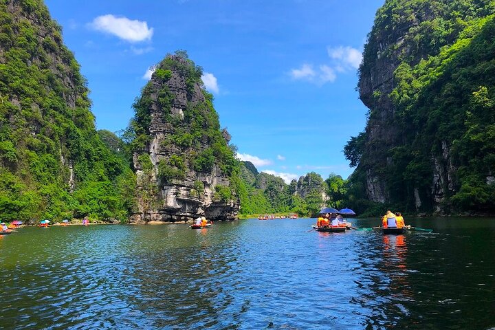 Hanoi to Ninh Binh: Deluxe Tour Bai Dinh, Trang An & Mua Caves