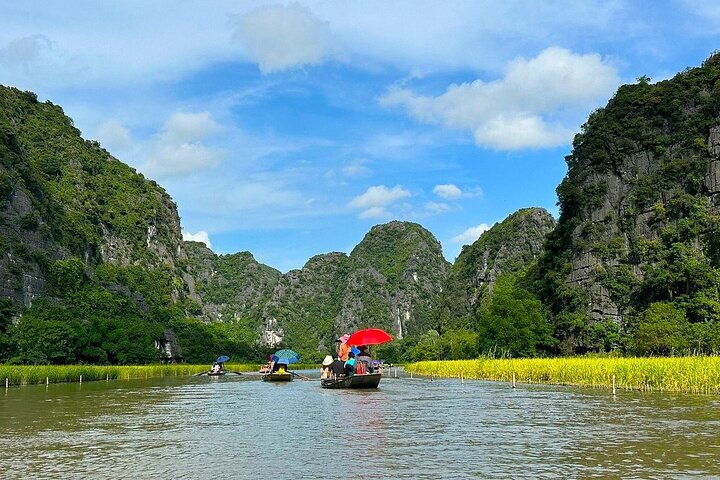 Hoa Lu, Tam Coc & Mua Caves: Deluxe Day Trip from Hanoi
