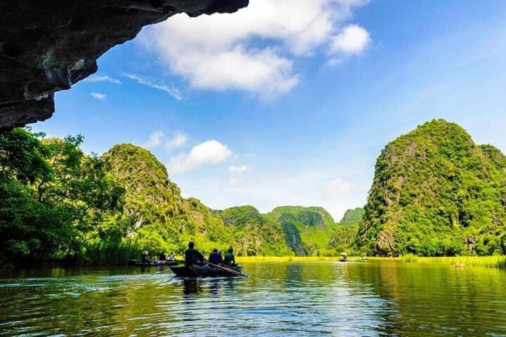 Hoa Lu, Tam Coc & Mua Caves: Deluxe Day Trip from Hanoi