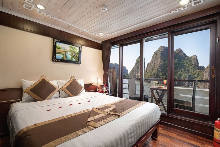 Hanoi To Sapa Fansipan & Getaway to Halong Bay Overnight Cruise ( SIC 6D5N)
