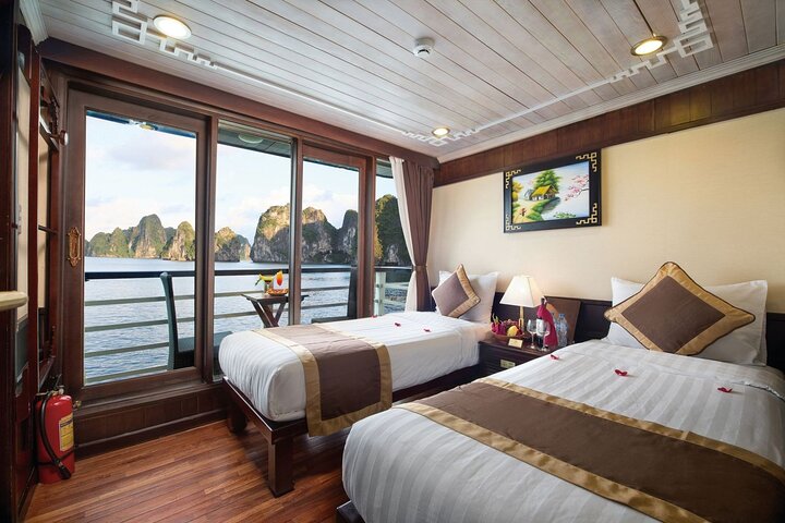 Hanoi To Sapa Fansipan & Getaway to Halong Bay Overnight Cruise ( SIC 6D5N)