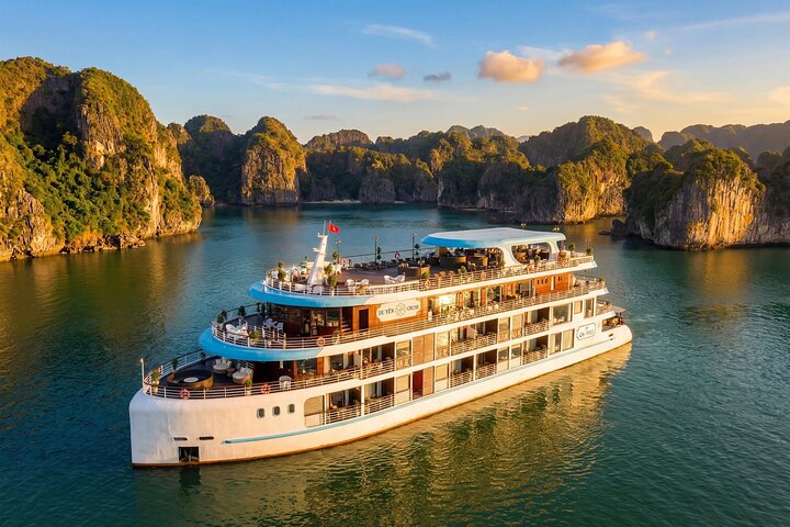 Hanoi: Top Luxury Journey 2-Day Bai Tu Long Bay 6-Star Cruise