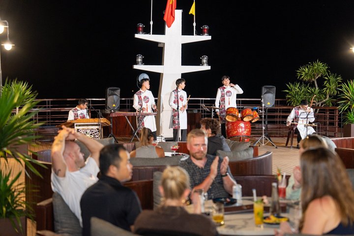 Hanoi: Top Luxury Journey 2-Day Bai Tu Long Bay 6-Star Cruise