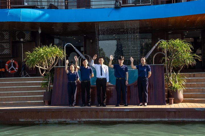 Hanoi: Top Luxury Journey 2-Day Bai Tu Long Bay 6-Star Cruise