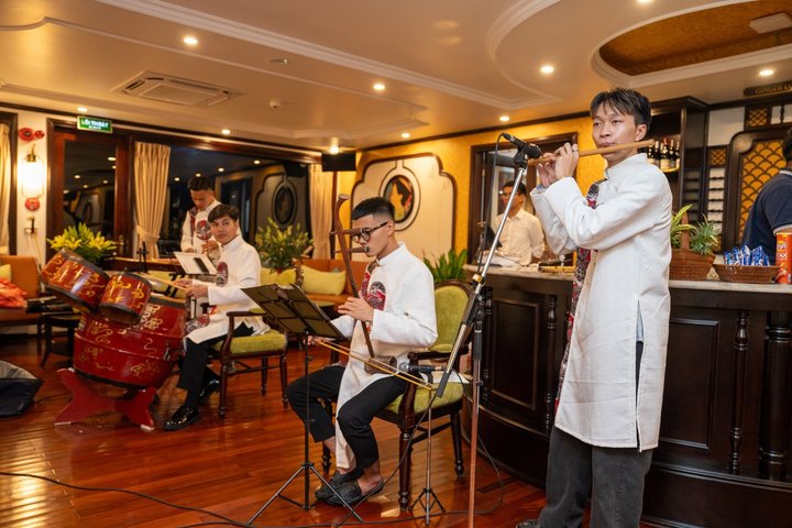 Hanoi: Top Luxury Journey 2-Day Bai Tu Long Bay 6-Star Cruise