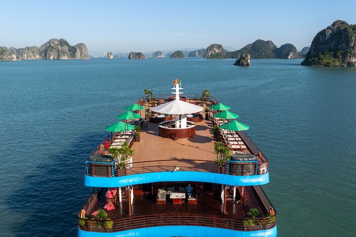 Hanoi: Top Luxury Journey 2-Day Bai Tu Long Bay 6-Star Cruise