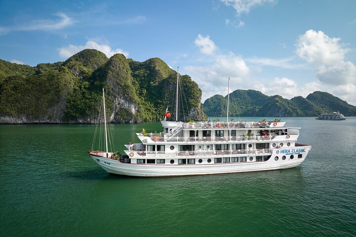 HERA CLASSIC Boutique Cruise Halong Bay 2 Days 1 Night Trip