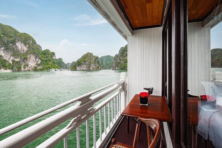HERA CLASSIC Boutique Cruise Halong Bay 2 Days 1 Night Trip