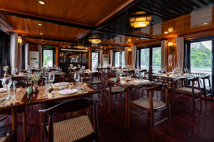 HERA CLASSIC Boutique Cruise Halong Bay 2 Days 1 Night Trip