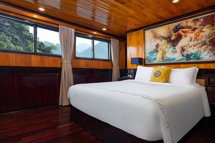 HERA CLASSIC Boutique Cruise Halong Bay 2 Days 1 Night Trip