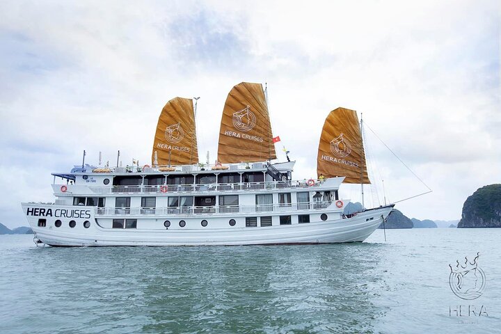 Hera Cruise Recommended Halong Bay Luxury Cruise 2 Days 1 nIght