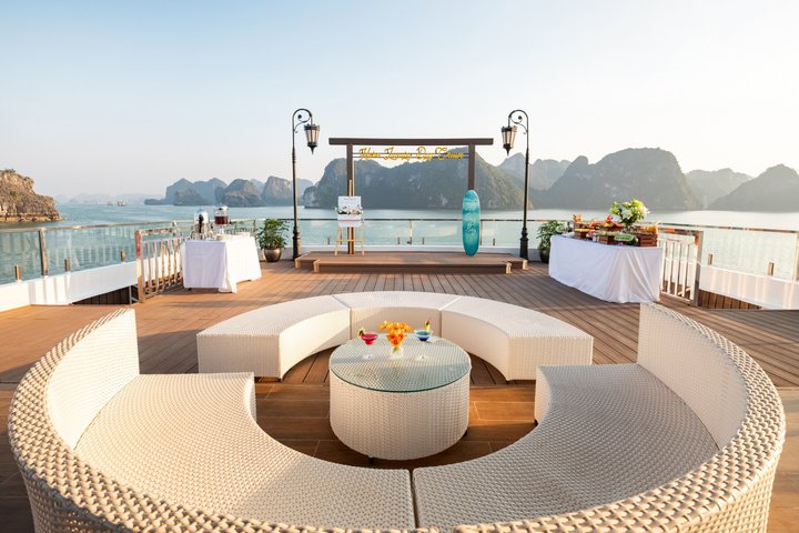 HERA Luxury Day Cruise Halong Bay & Lan Ha Bay From The Harbour