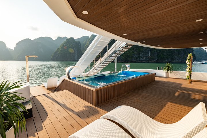HERA Luxury Day Cruise Halong Bay & Lan Ha Bay From The Harbour