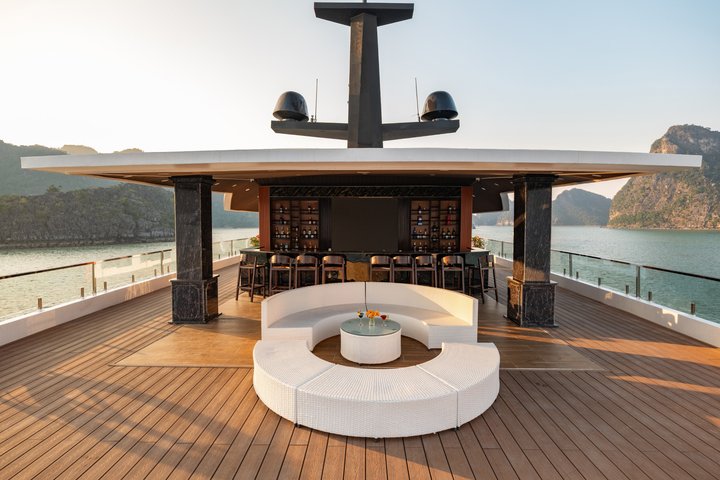 HERA Luxury Day Cruise Halong Bay & Lan Ha Bay From The Harbour