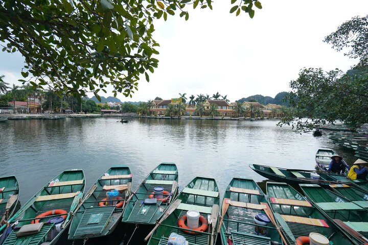 Hoa Lu Tam Coc Mua Cave Bich Dong Cycling Small Group of 12