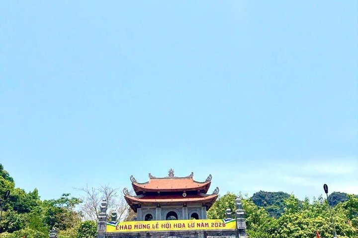 Hoa Lu – Tam Coc – Mua Cave Full-Day Tour from Hanoi