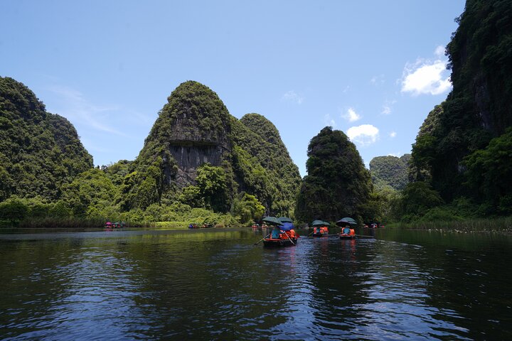 Ninh Binh Luxury 1 Day Tour with Small Group of 12 from Hanoi